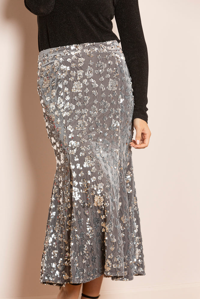 Viviana Cotton Blended Trumpet Skirt with Sequin Detail