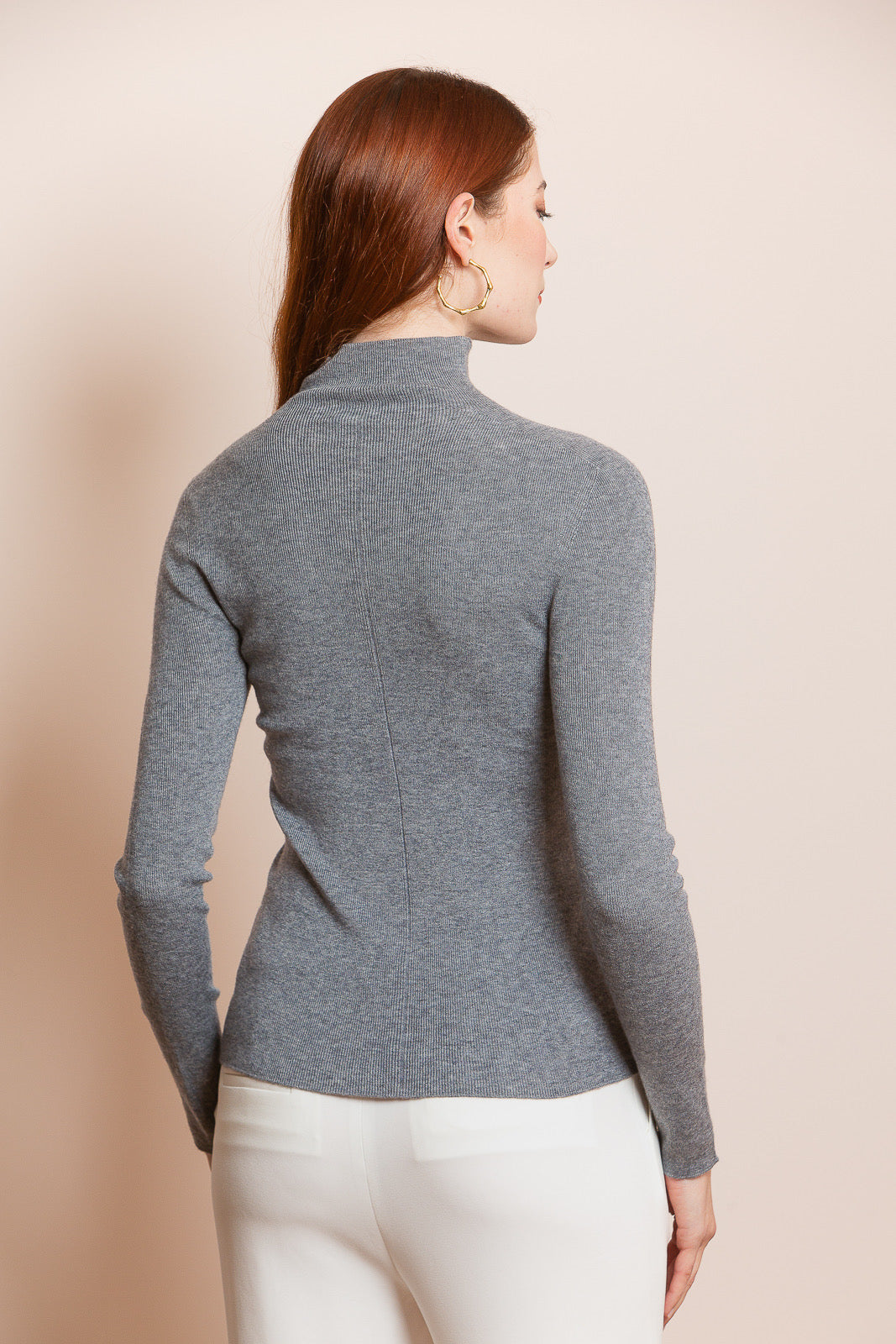 Seamless Merino Wool Blended Turtle Neck Sweater in Grey