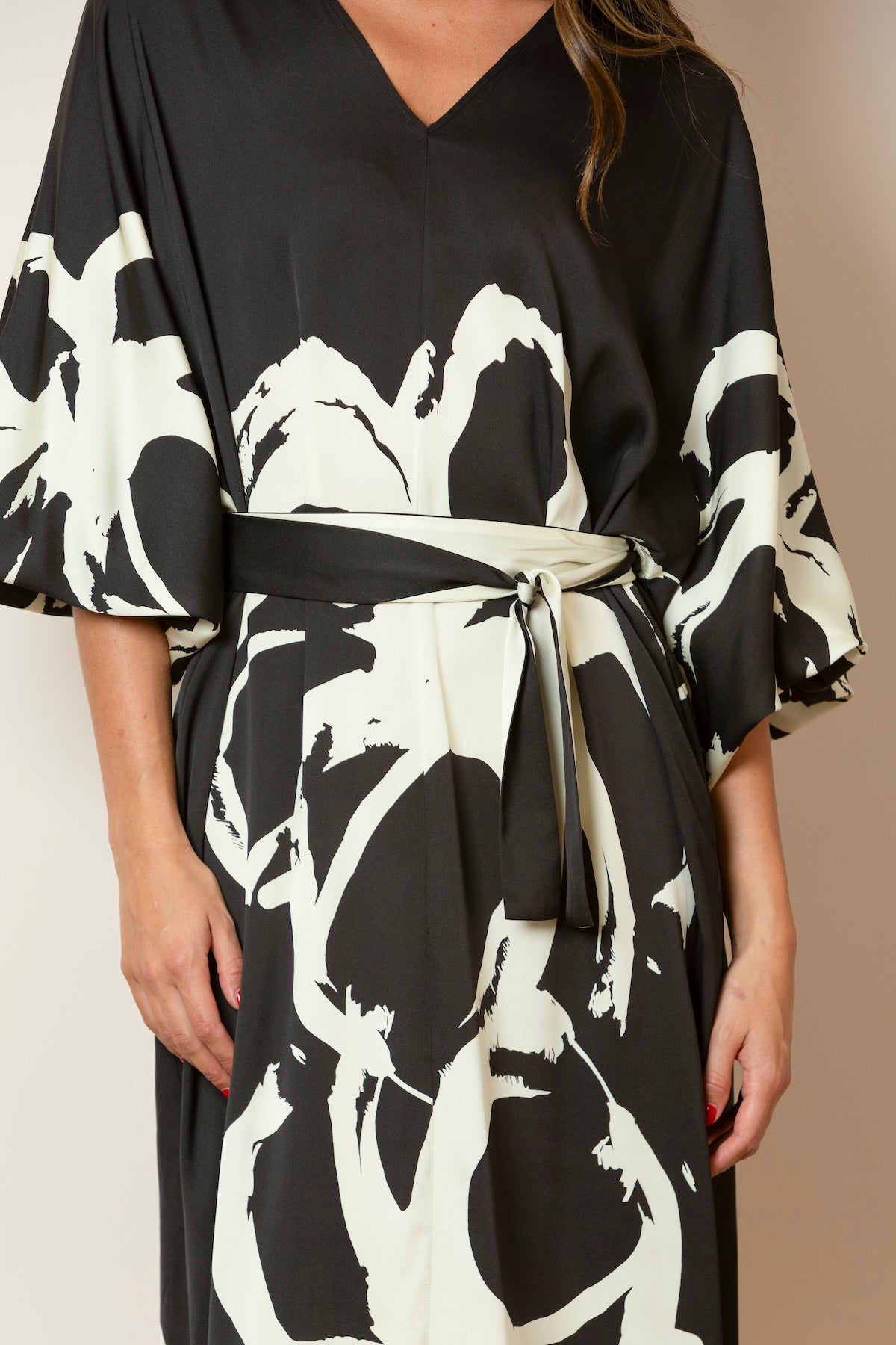 Printed Silk Tunic Dress with Dolman Sleeves In Black/Ivory